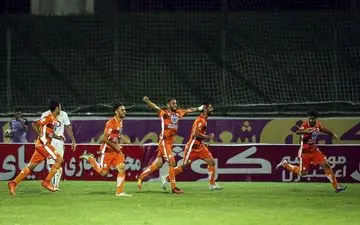 بازیکن مغضوب سرخابی‌ها، ناجی دایی شد(عکس)