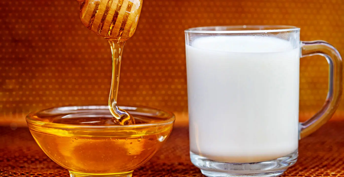 ماسک شیر و عسل چه فایده هایی برای زیبایی پوست دارد؟ (به همراه طرز تهیه)