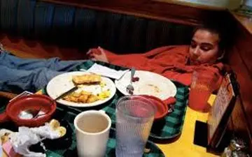 هشدار؛ چُرت بعد از غذا ممنوع! 