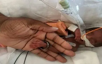 دختری که از عروسک باربی هم کوچکتر است