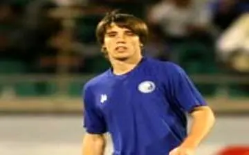 گریه‌ی ستاره سابق استقلال در گفتگوی زنده اینستاگرامی