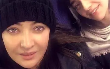 تیپ نیکی کریمی و هستی مهدوی در سوئد