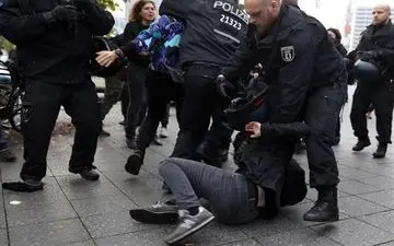 اعتراضات ضد حزب افراطی آلمان در برلین برگزار شد 