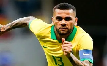 دنی آلوس به سائوپائولو برزیل پیوست