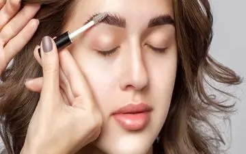 قابل توجه خانم های زیبا رو؛ اقتصادی فکر کن / ژل ابرو رو در خانه این طوری درست کن!