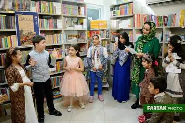 اجرای شاهنامه‌خوانی گروه همایون به مناسبت جشن مهرگان در شهر کتاب کرمانشاه