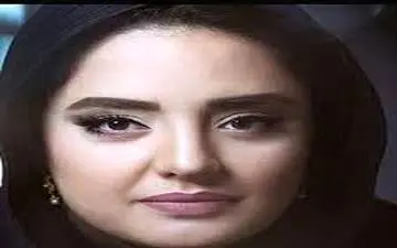 تیپ متفاوت نرگس محمدی در یک مکان مقدس‌ + عکس