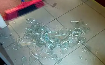 سرنوشت شیشه‌های شکسته چه می‌شود؟