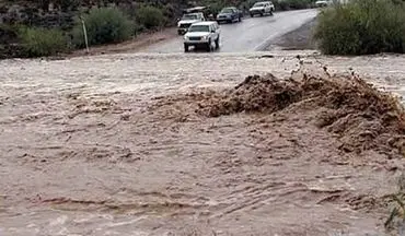 سیل، جاده بهاباد به بافق در استان یزد را مسدود کرد