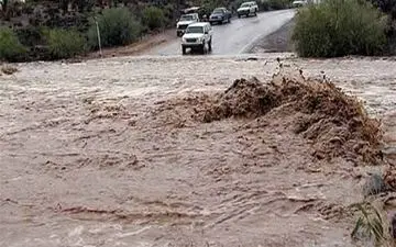 سیل، جاده بهاباد به بافق در استان یزد را مسدود کرد