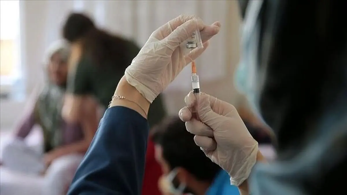چالش "بازوی واکسن نما"/آخرین اخبار از وضعیت واکسن‌های ایرانی کرونا