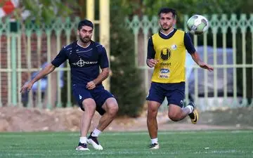 ظاهر جدید و جالب ستاره استقلال پیش از دیدار با تراکتور