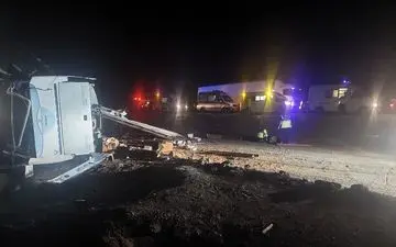 تصادف خونین در جاده نائین: واژگونی اتوبوس و تریلی، ۴ جان باخته و ۲۰ مجروح بر جای گذاشت