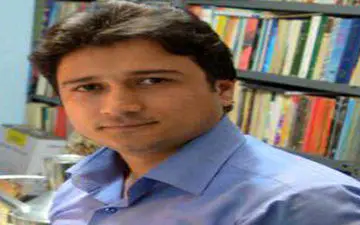 درخشش عیسی‌پور هنرمند کرمانشاهی در جشنواره بین‌المللی گرافیک دیزاین تایوان 