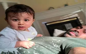 تصویری جدید از همسر و فرزند روناک یونسی (عکس)