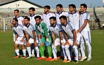 یک دروازه‌بان جوان در لیست گل‌محمدی