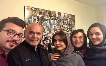 سلفی خانوادگی جمشید هاشم پور به همراه آزاده زارعی (عکس)