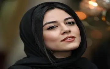  نگاه خیره «ماهور الوند» به امواج دریا