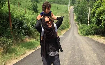 خوشگذرانی «مهناز افشار» در شمال بدون مانتو! + عکس