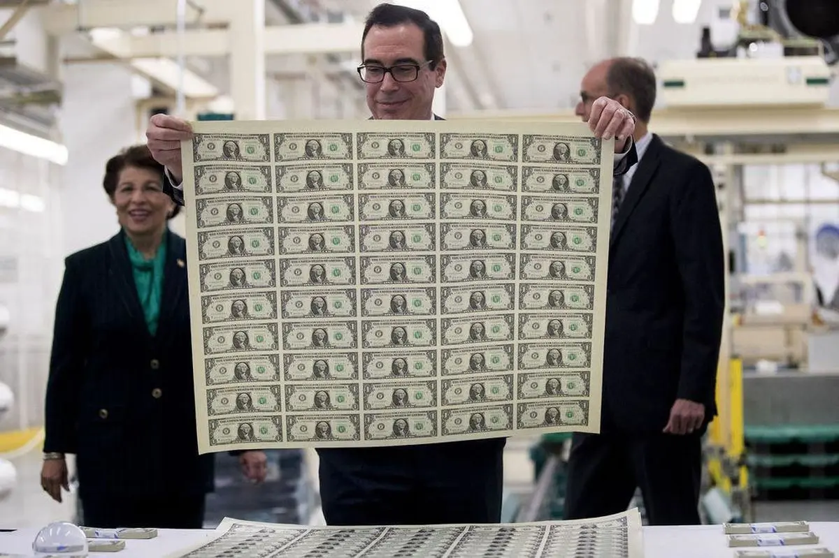  اظهارات ضد و نقیض وزیر خزانه داری امریکا درباره ارزش دلار