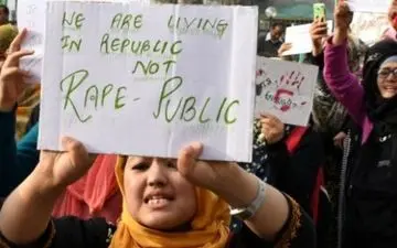 اتفاقی وحشیانه؛زنان را به زور وارد اتومبیل کردند و...