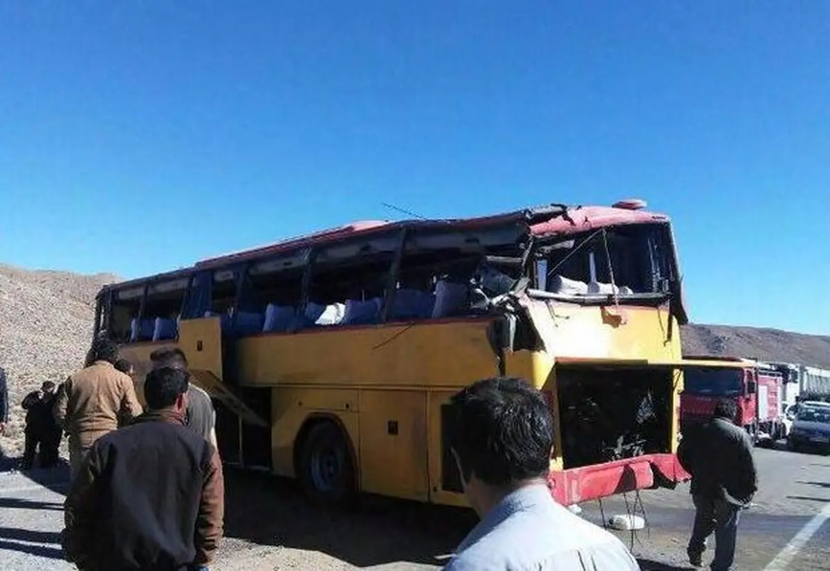 واژگونی مرگبار  اتوبوس ولوو در اراک /۴تن کشته و ۶تن مجروح شدند