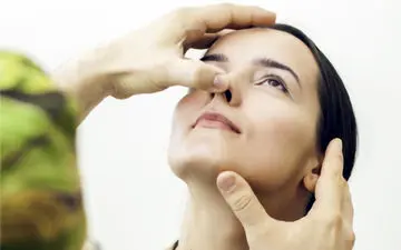 دلایل جابجایی غضروف بینی پس از رینوپلاستی