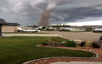 وقوع گردباد وحشتناک در آلبرتا + فیلم