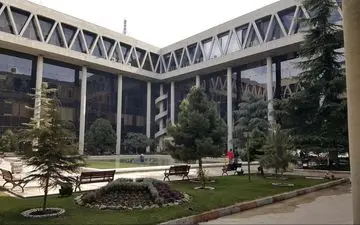 استاد دانشگاه علامه طباطبایی: سیاست صداوسیما در احمق پنداری مخاطب است! + ویدئو