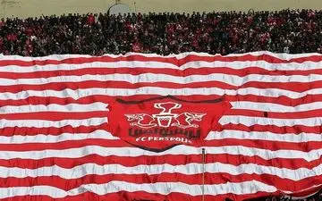  حاشیه بازی پرسپولیس - نسف‌قارشی| شعار علیه کی‌روش و فردوسی‌پور در حمایت از کریمی/ تشویق کریمی در دقیقه ۸