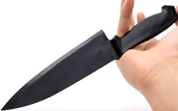 فروشنده‌ ای که به زور سپر بلای همکارش شد