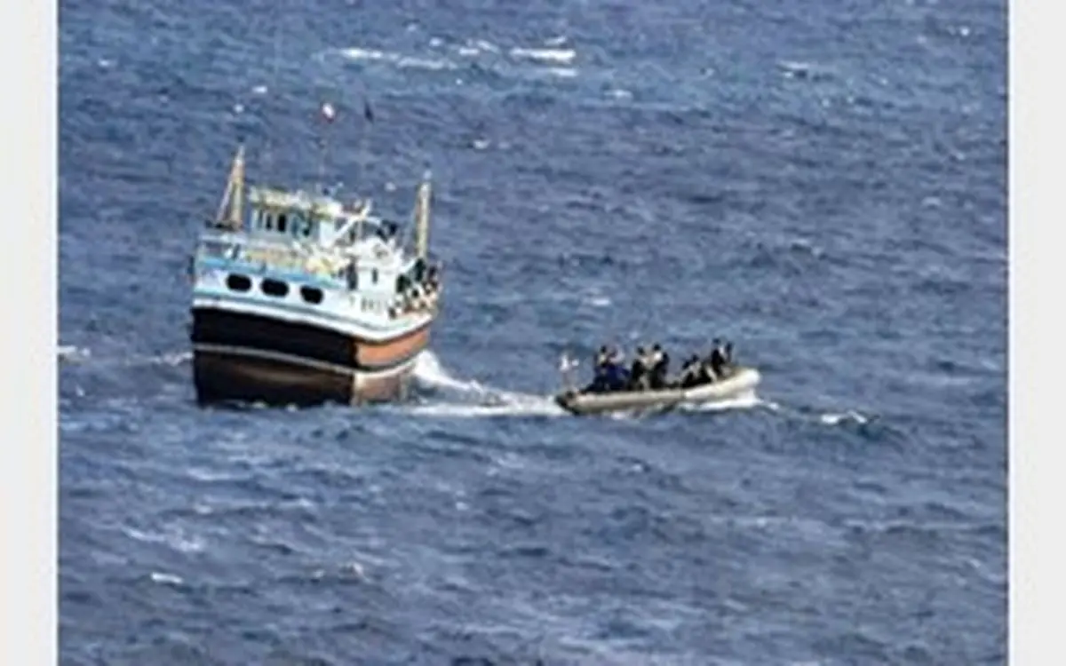 نجات 5 صیاد ایرانی گرفتار در آب های عمان


