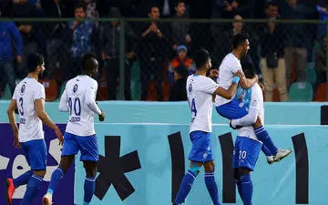 واکنش هافبک حاشیه‌ساز استقلال به برد آبی‌پوشان مقابل پیکان + عکس