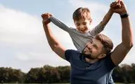 پسر دارید؟ این ۷ کار را هرگز جلوی او انجام ندهید!