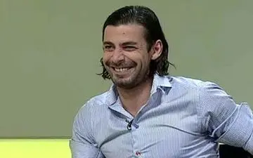 فریدون زندی در کنار خانواده