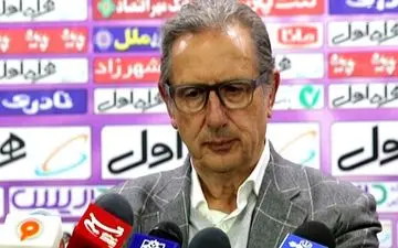 عدم حضور لیکنز در نشست خبری