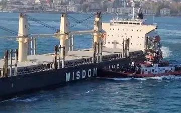 حادثه دریایی در استانبول؛ دو کشتی به هم برخورد کردند
