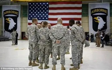 باز شدن یک نامه مشکوک در پایگاه ارتش آمریکا حال ۱۱ نفر را بد کرد