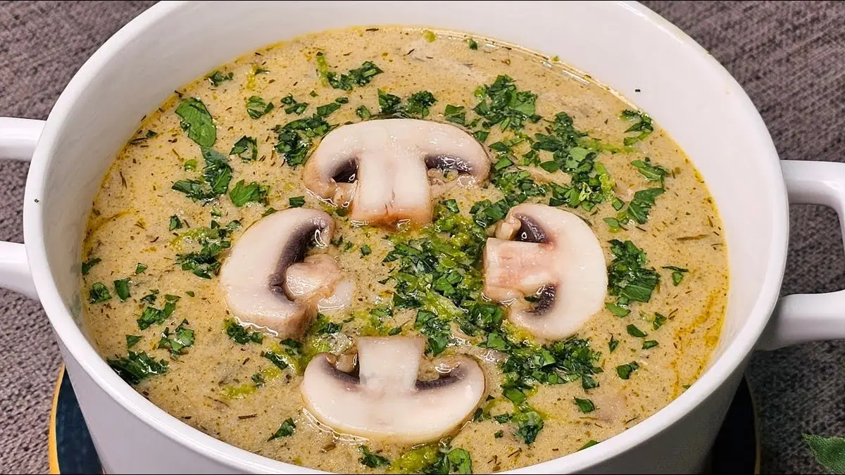 طرز تهیه سوپ پنیر خامه ای فرانسوی / دستور خوشمزه با طعمی اصیل