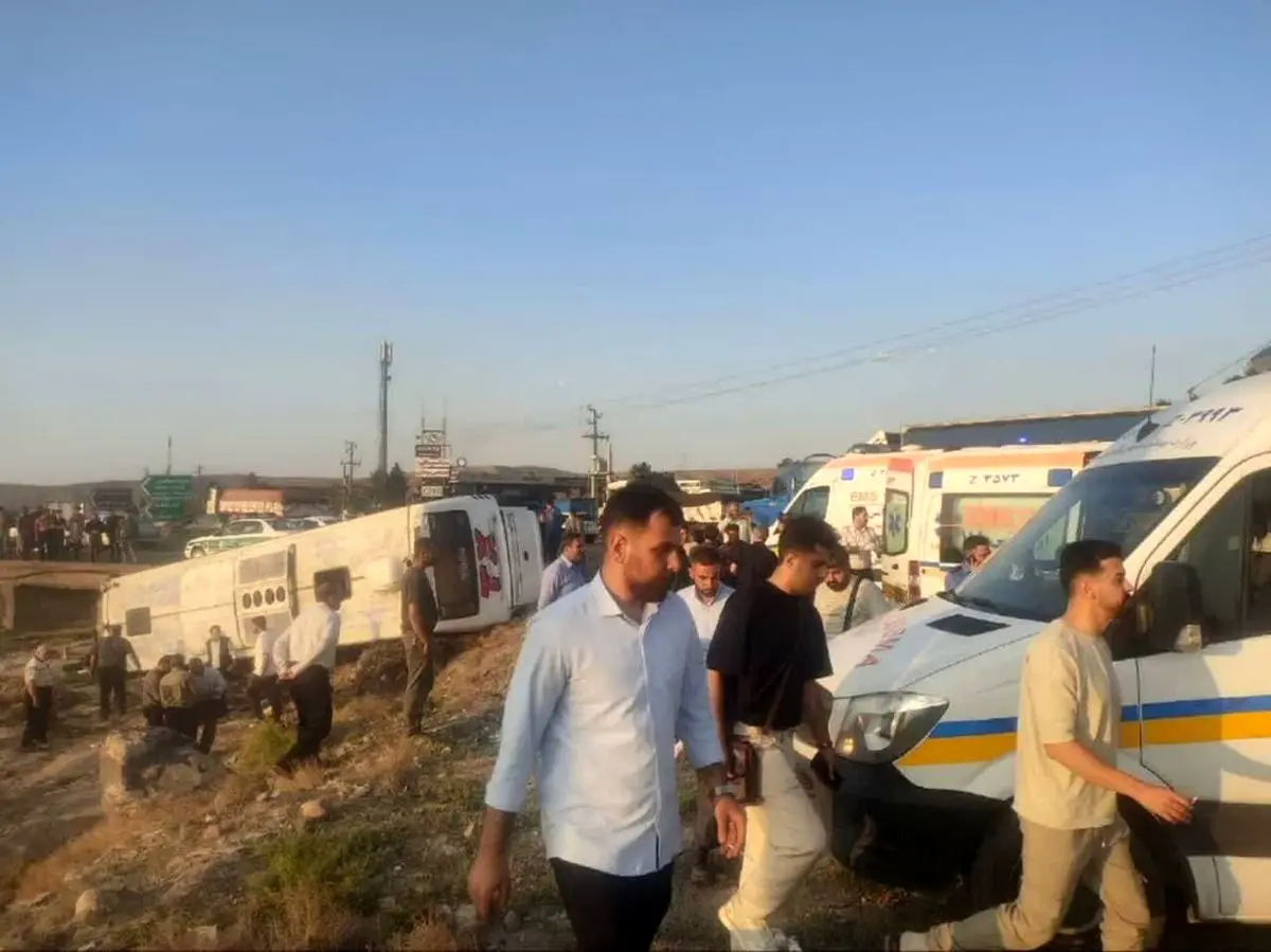   واژگونی اتوبوس در محور آذرشهر - ایلخچی: ۱۸ مصدوم و حال وخیم ۲ نفر 