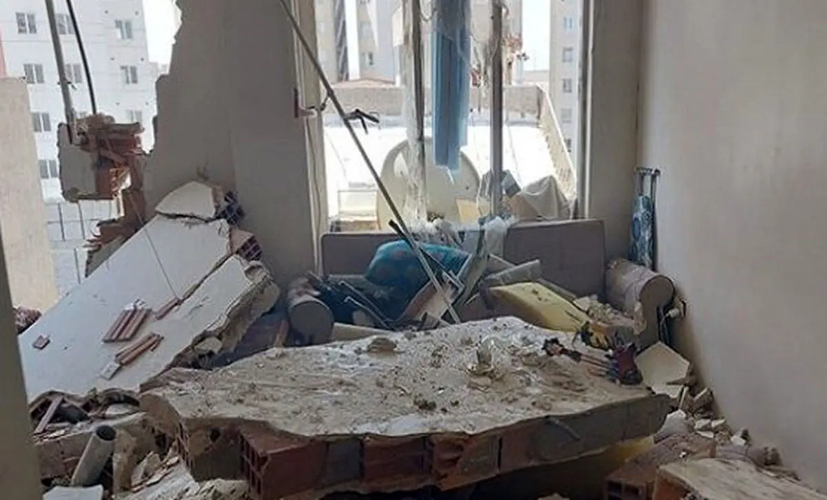 انفجار هولناک یک خانه در بندرعباس / بررسی نشتی گاز با فندک دردسرساز شد
