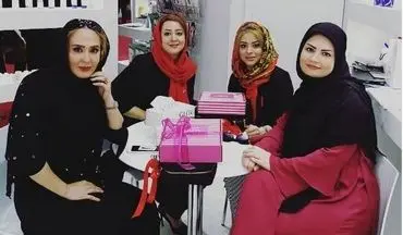 حجاب و میکاپ متفاوت بانوان هنرمند در نمایشگاه بین المللی محصولات زیبایی و آرایشی (عکس)