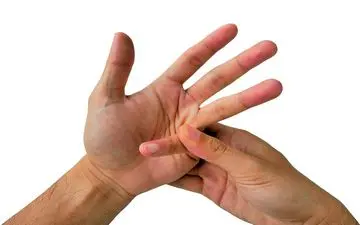 با شکستن قولنج دست ها به آرتروز مبتلا می شویم؟