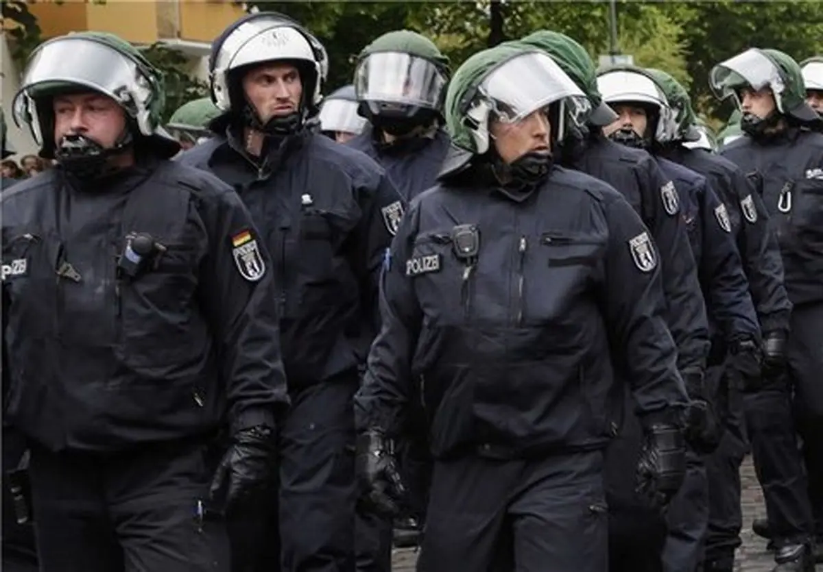 اخراج ۲۲۰ پلیس آلمانی به دلیل شرکت در پارتی