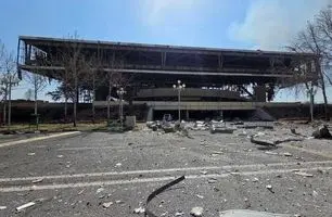 تخریب کامل سالن ۱۲ هزار نفری آزادی پس از حمله هوایی + فیلم و عکس