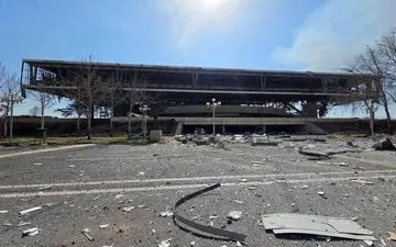 تخریب کامل سالن ۱۲ هزار نفری آزادی پس از حمله هوایی + فیلم و عکس