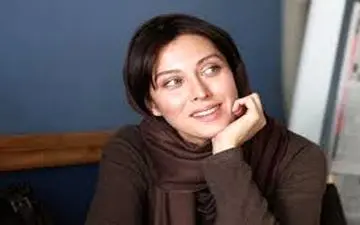 
"مهتاب کرامتی" در اختتامیه جشنواره فجر 95 + عکس
