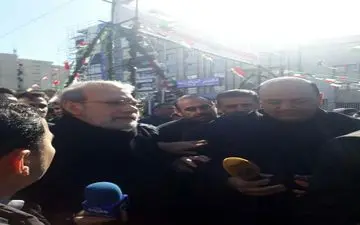لاریجانی به جمع راهپیمایان ۲۲ بهمن پیوست