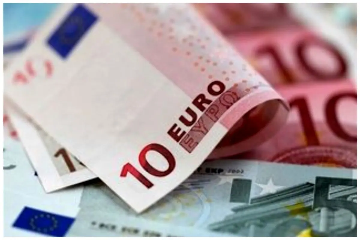 
قیمت یورو، دلار و پوند امروز پنجشنبه 11 آبان/قیمت یورو بالا رفت + جدول
