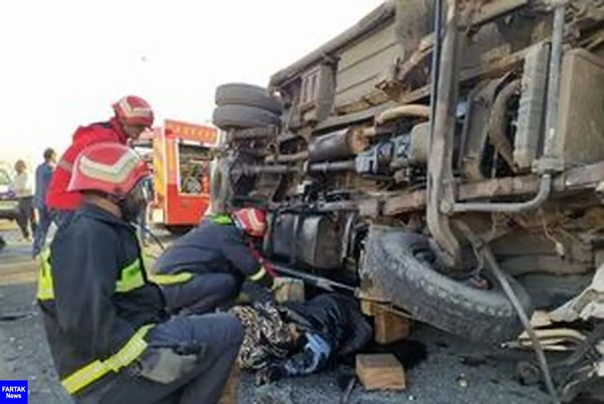 
تصادف خونین مینی‌بوس با کامیون در کردستان